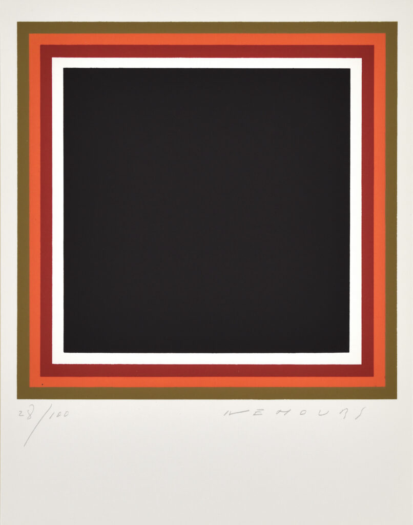 Sérigraphie abstraite de l'artiste française Aurelie Nemours datant de 1970, représentant un enchainement de carrés marron, orange, rouge et blanc autour d'un carré noir.