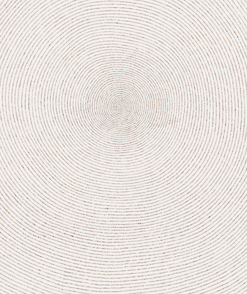 Laura Lamiel, 3 ans, 3 mois, 3 jours (détail), 2012, encre de Chine sur papier, 104 x 84 x 3 cm Détail d’un dessin à l'encre de chine noire de l'artiste française Laura Lamiel représentant des cercles concentriques dessinés à l'aide de fines hachures